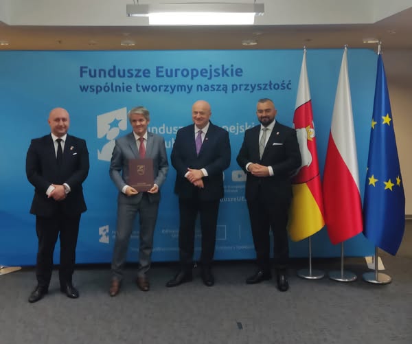 Podpisanie umowy pomiędzy Powiatem Włodawskim a Zarządem Województwa Lubelskiego o dofinansowanie Projektu „Rodzina” w ramach Działania 8.8 Wsparcie rodziny i pieczy zastępczej, Priorytetu VIII Zwiększanie spójności społecznej Programu Fundusze Europejskie dla Lubelskiego 2021-2027